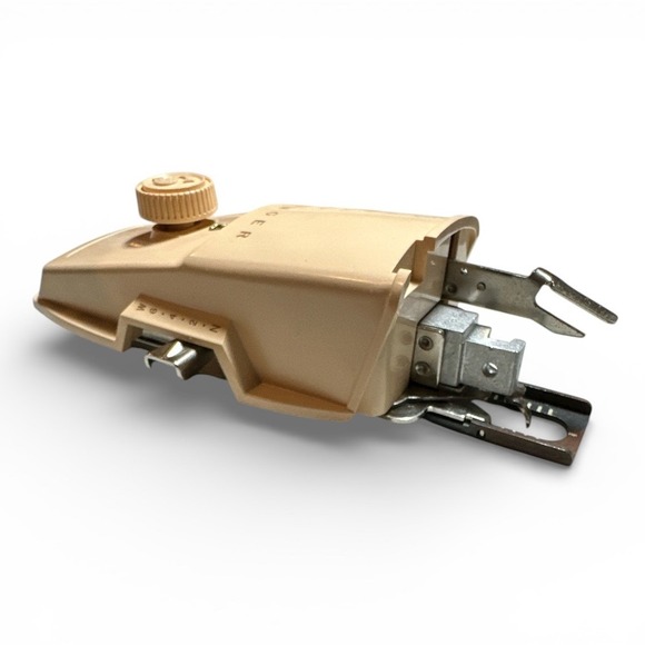 Vintage 1960 Singer Buttonholer Sewing Machine Attachment No. 489500 or 489510 - Picture 2 of 10